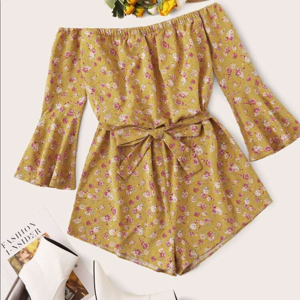 NEW Romwe self tie floral romper